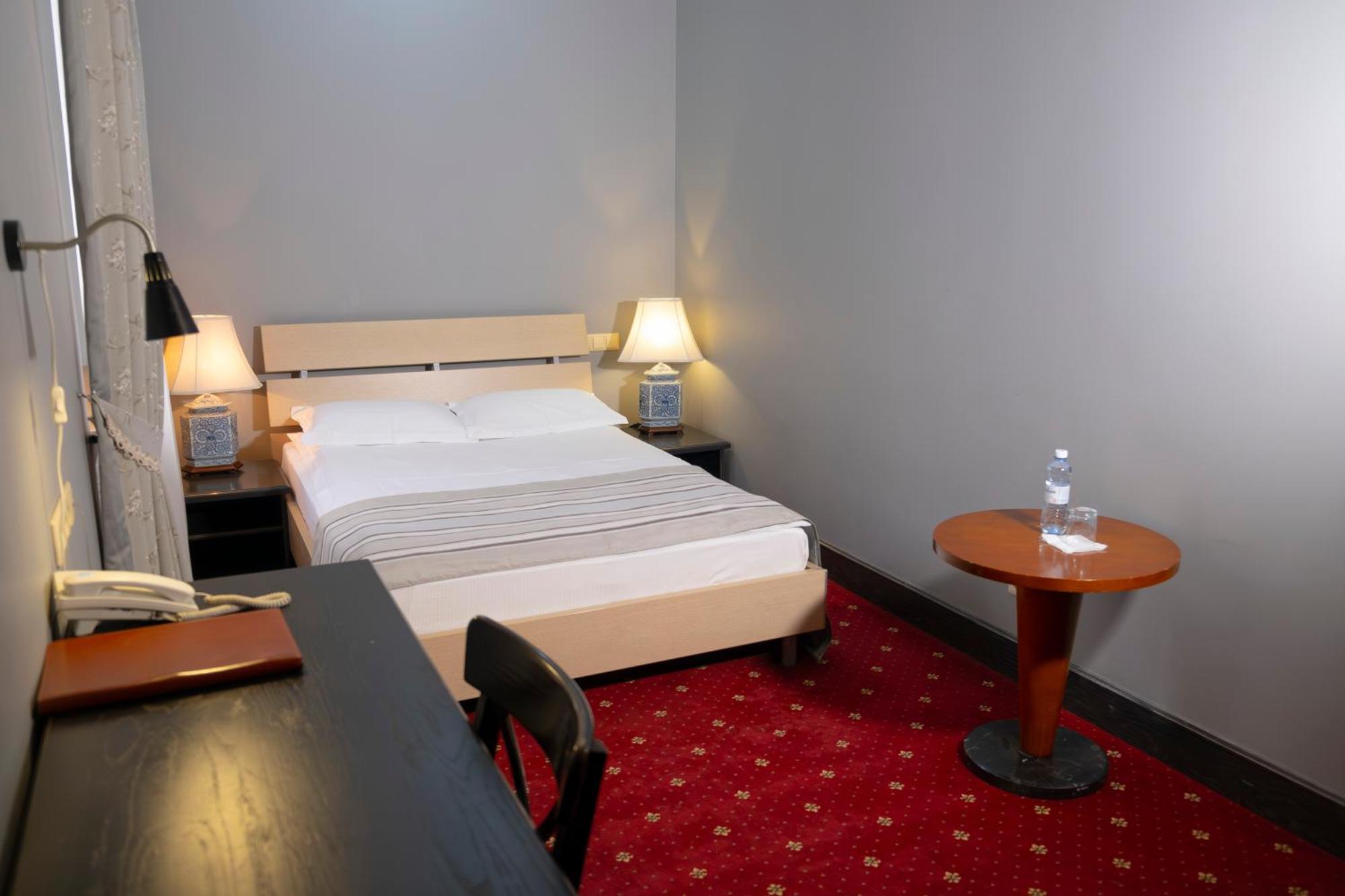Plaza Hotel 科克舍套 外观 照片