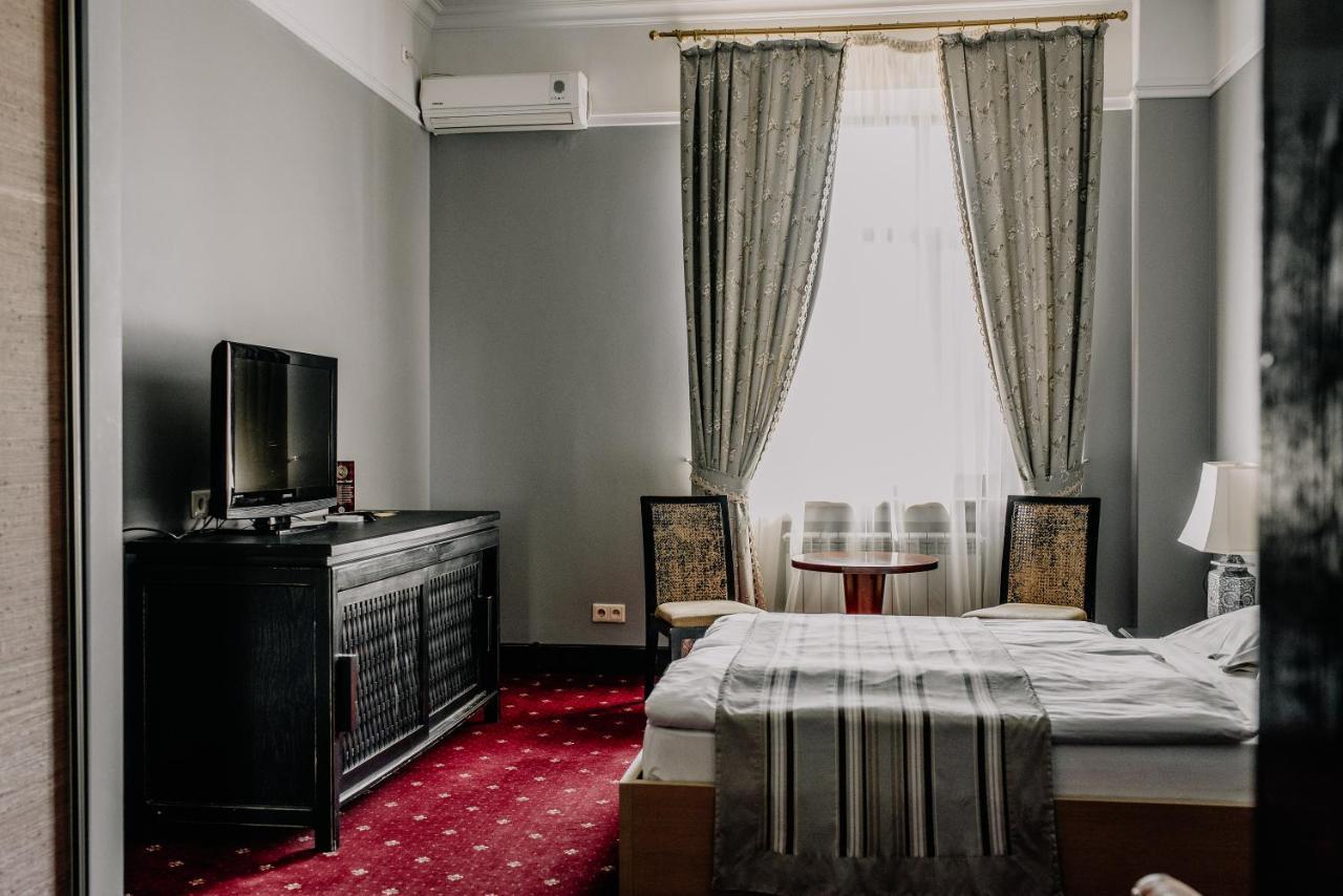Plaza Hotel 科克舍套 外观 照片
